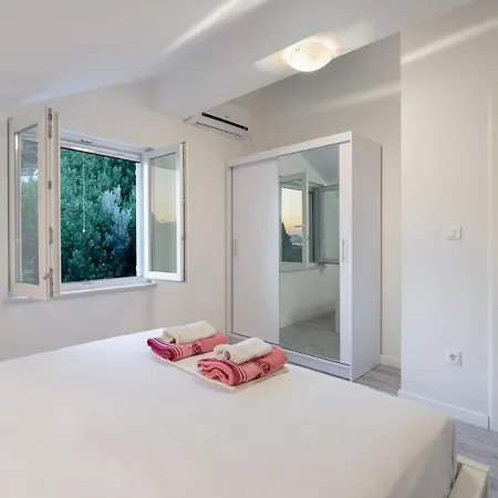 New With Stunning Sea View & Private Pool شقة دوبروفينك