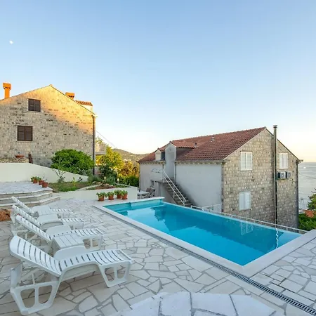 Apartmán New With Stunning Sea View & Private Pool *